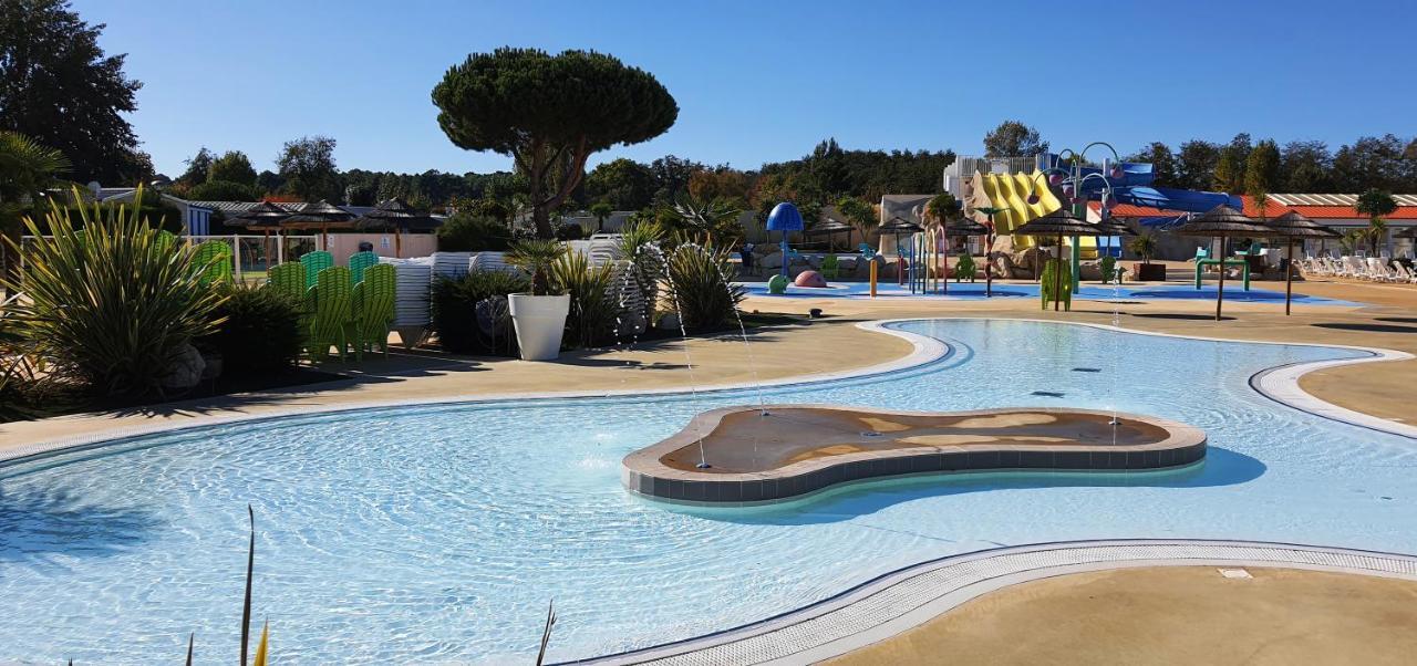 Mobilhome climatisé-2ch-terrasse chauffée-camping Les Charmettes Les Mathes Esterno foto